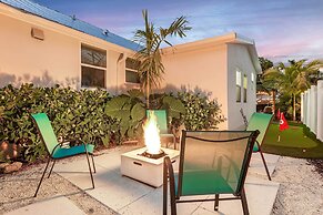 Heated Pool, Mini Golf & Cabana: Bradenton Retreat