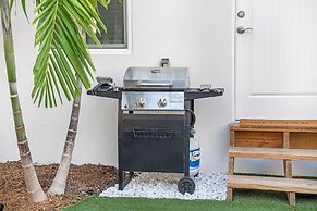 Heated Pool, Mini Golf & Cabana: Bradenton Retreat