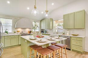 Heated Pool, Mini Golf & Cabana: Bradenton Retreat