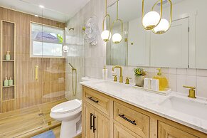 Heated Pool, Mini Golf & Cabana: Bradenton Retreat