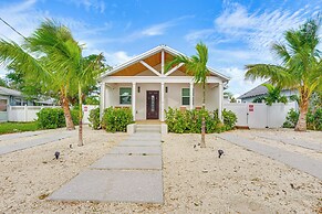 Heated Pool, Mini Golf & Cabana: Bradenton Retreat