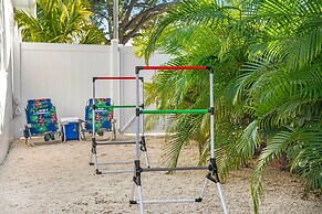 Heated Pool, Mini Golf & Cabana: Bradenton Retreat