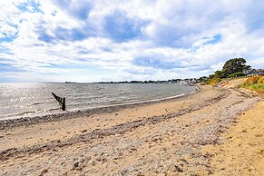 Beachfront, Dog-friendly Milford Getaway w/ Yard!