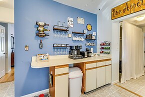 Beachfront, Dog-friendly Milford Getaway w/ Yard!