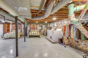 3 Mi to Dtwn: Unique Toledo Retreat