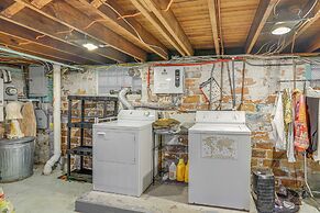 3 Mi to Dtwn: Unique Toledo Retreat