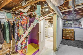 3 Mi to Dtwn: Unique Toledo Retreat