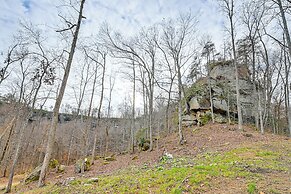 Hike & Climb: Pet-friendly Red River Gorge Cabin!