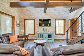 Hike & Climb: Pet-friendly Red River Gorge Cabin!