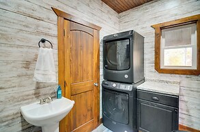 Hike & Climb: Pet-friendly Red River Gorge Cabin!