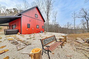Hike & Climb: Pet-friendly Red River Gorge Cabin!