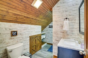 Hike & Climb: Pet-friendly Red River Gorge Cabin!