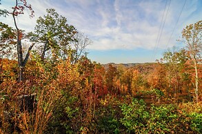 Hike & Climb: Pet-friendly Red River Gorge Cabin!