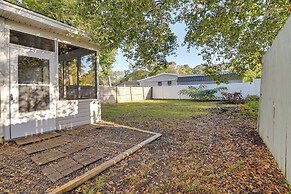 1 Mi to Pier: Screened Patio at Murrells Inlet Apt