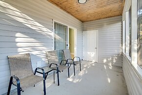 1 Mi to Pier: Screened Patio at Murrells Inlet Apt