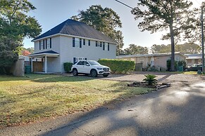 1 Mi to Pier: Screened Patio at Murrells Inlet Apt