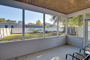 1 Mi to Pier: Screened Patio at Murrells Inlet Apt