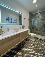 Adorable Villa With Water Front in Pompano