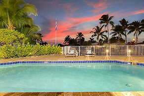 Adorable Villa With Water Front in Pompano