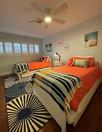 Adorable Villa With Water Front in Pompano