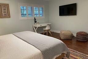 Adorable Villa With Water Front in Pompano