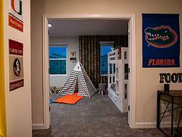 Luxury fun 9BR Near Disney Villa