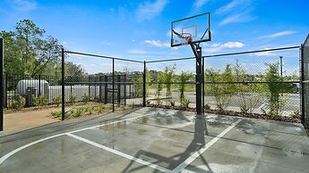 Luxury fun 9BR Near Disney Villa