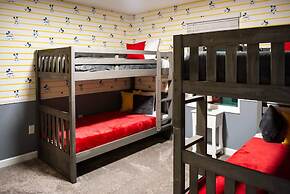 Luxury fun 9BR Near Disney Villa