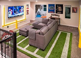 Luxury fun 9BR Near Disney Villa