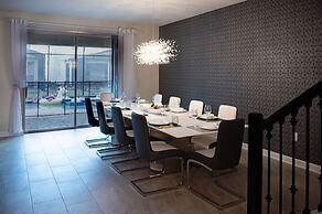 Luxury fun 9BR Near Disney Villa