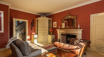 Georgian House With Garden Views Tennis Court