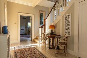 Georgian House With Garden Views Tennis Court