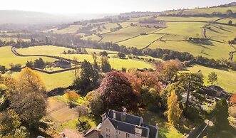 Georgian House With Garden Views Tennis Court