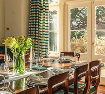 Georgian House With Garden Views Tennis Court