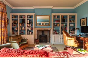 Georgian House With Garden Views Tennis Court