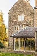 Georgian House With Garden Views Tennis Court