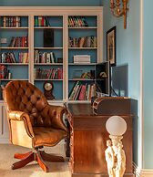 Georgian House With Garden Views Tennis Court