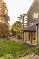 Georgian House With Garden Views Tennis Court