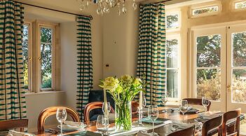 Georgian House With Garden Views Tennis Court