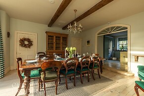 Georgian House With Garden Views Tennis Court