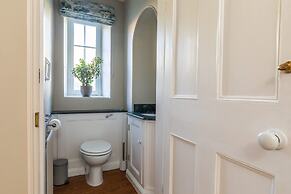 Georgian House With Garden Views Tennis Court