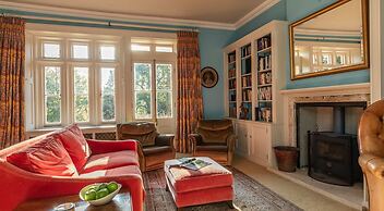 Georgian House With Garden Views Tennis Court