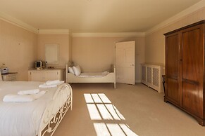 Georgian House With Garden Views Tennis Court