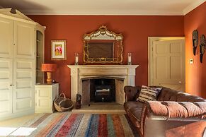 Georgian House With Garden Views Tennis Court