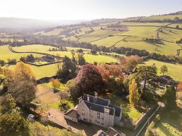 Georgian House With Garden Views Tennis Court