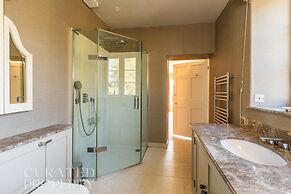 Georgian House With Garden Views Tennis Court