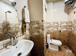 Raghuveer Sadan, Near Ram Mandir - 10 Min Walk