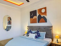 Raghuveer Sadan, Near Ram Mandir - 10 Min Walk