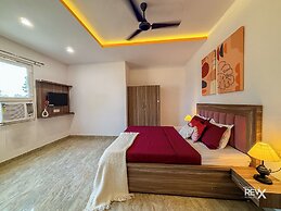 Raghuveer Sadan, Near Ram Mandir - 10 Min Walk