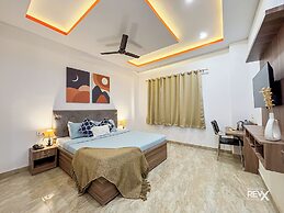 Raghuveer Sadan, Near Ram Mandir - 10 Min Walk